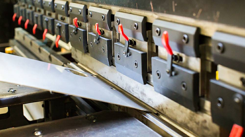 制作钣金加工项目都有哪些基础设备？-乐竞官方网页版-乐竞(中国)